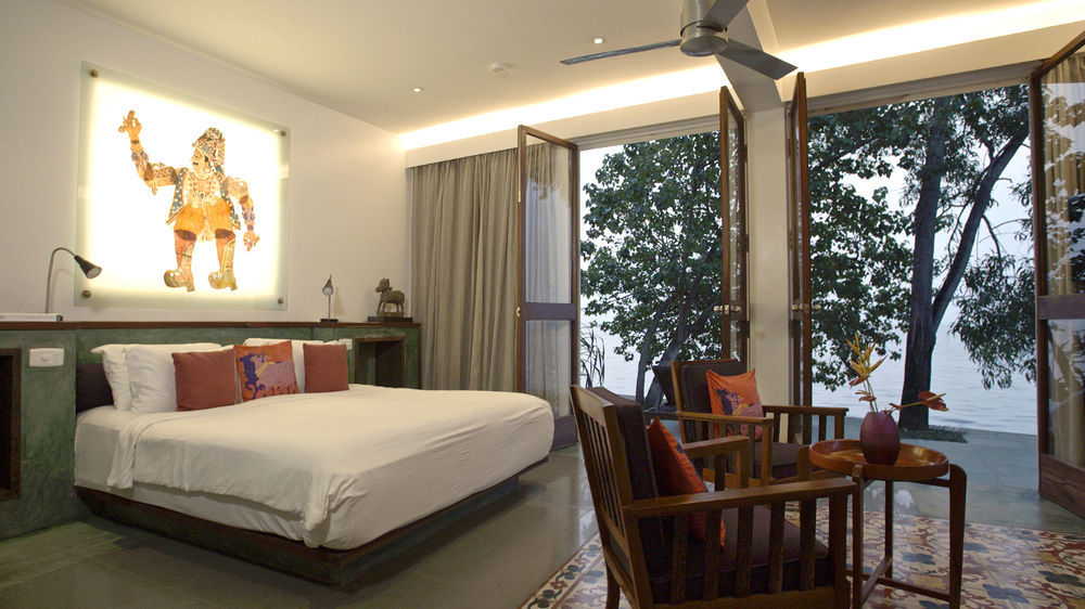 Purity At Lake Vembanad Mararikulam Exterior photo