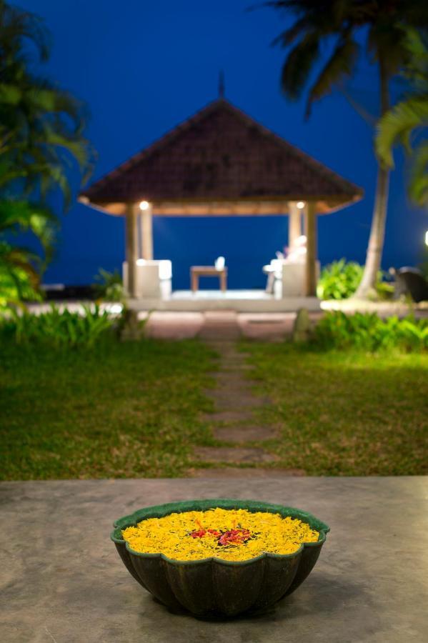 Purity At Lake Vembanad Mararikulam Exterior photo