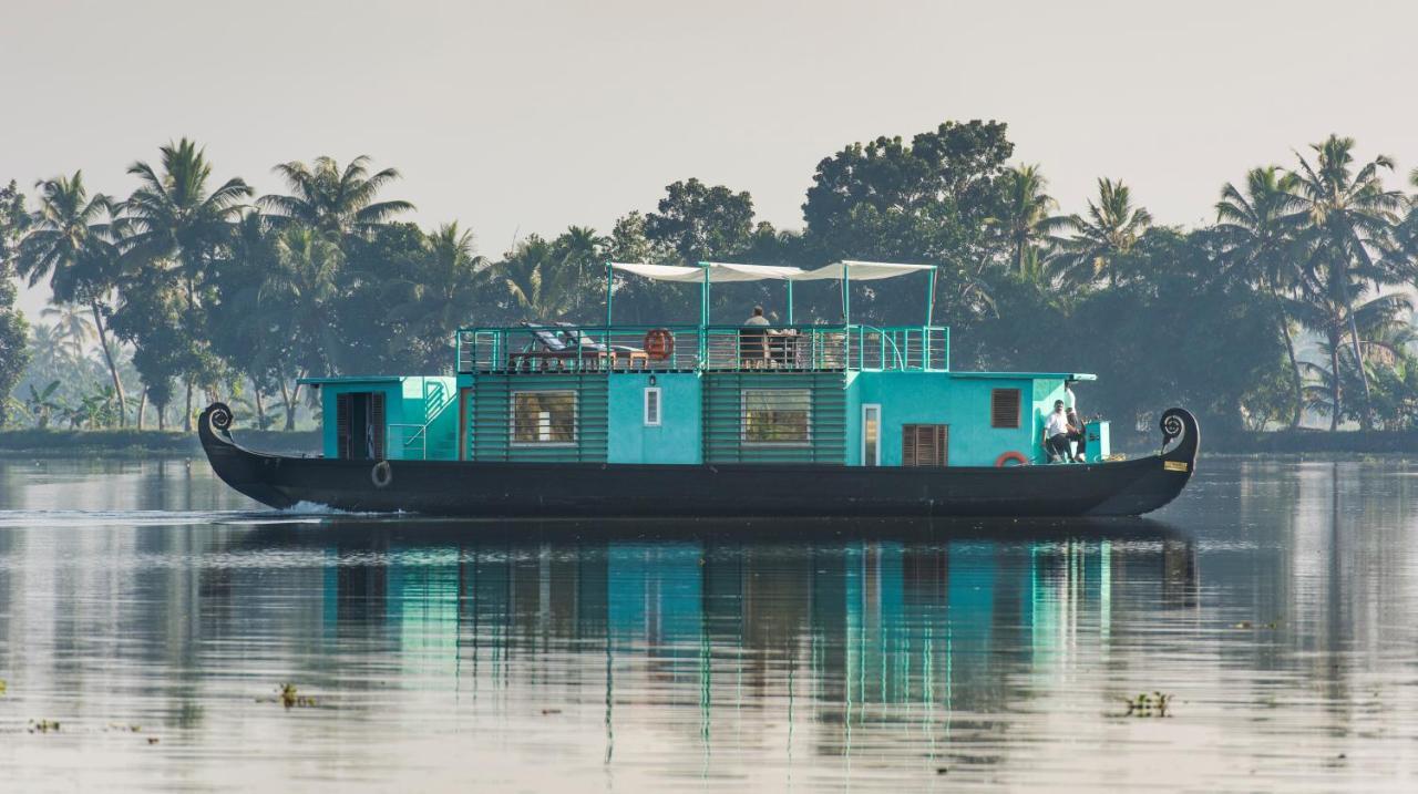 Purity At Lake Vembanad Mararikulam Exterior photo